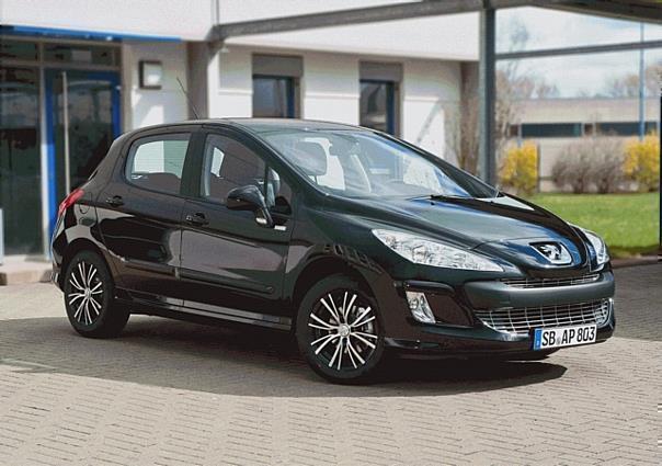 Der Fünftürer des 308 Millésim 200 ist in fünf Außenfarben und drei Antriebsalternativen lieferbar. Foto: Peugeot/auto-reporter.net 